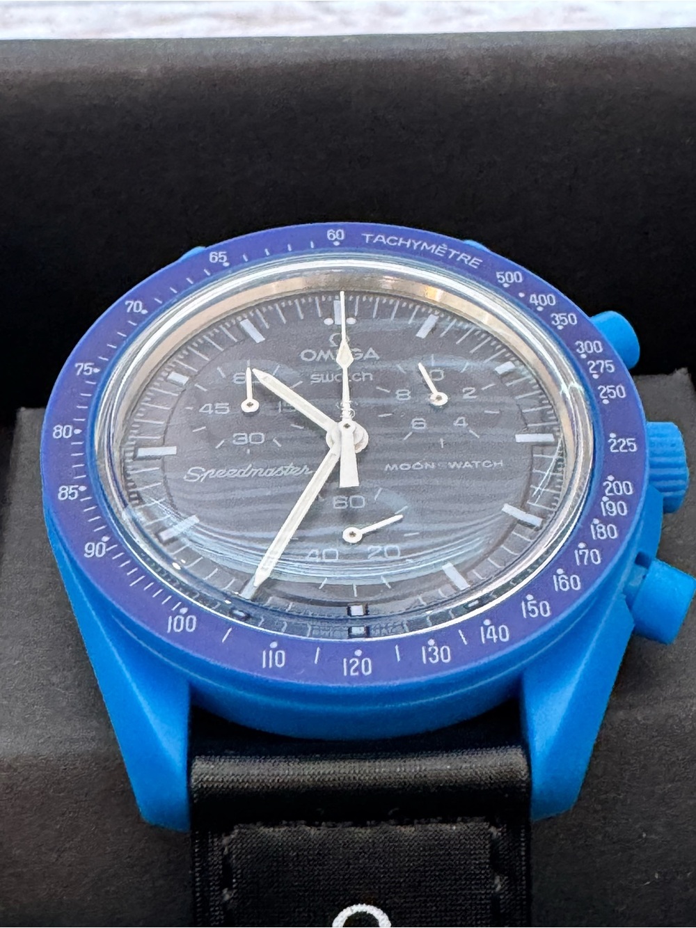 OMEGA x Swatch Bioceramic MoonSwatch – Mission to Neptune - Picture 14 of 16